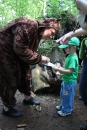 Medvedica Krásavica - zahrali sme s paličkami a zaspievali medveďku daj labku a dostali sme pečiatku